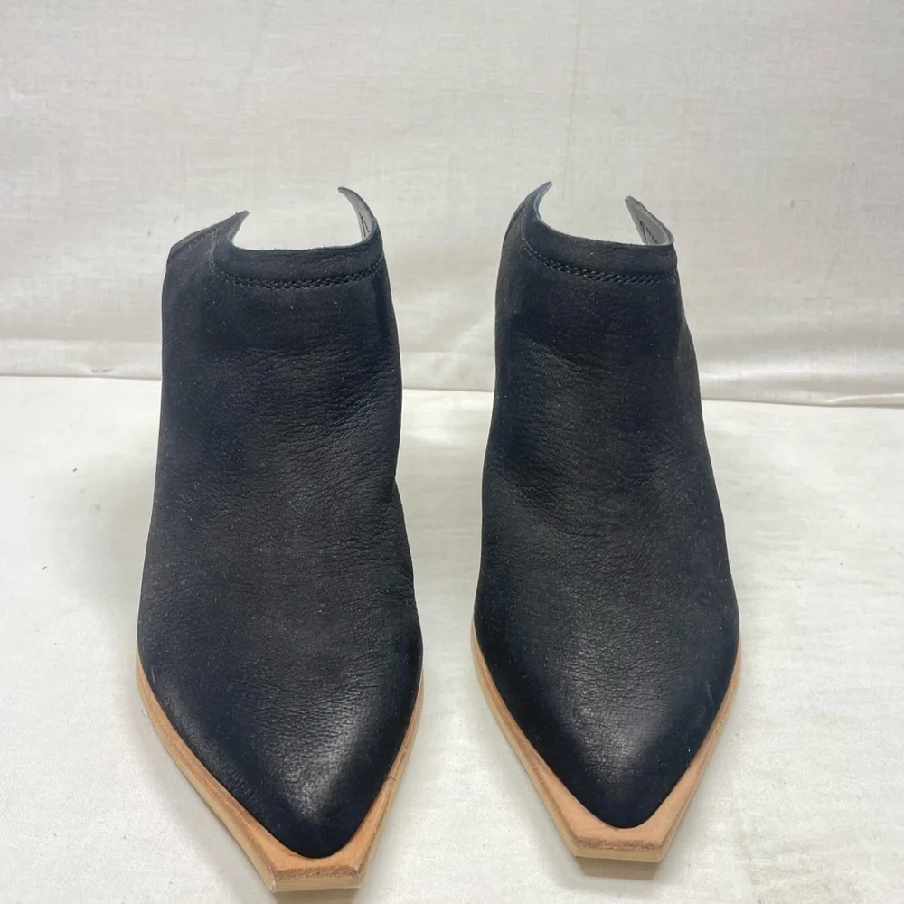 Dolce‎ Vita Sofi Black Suede Block Heel Mule
Ankle Boot - Picture 5 of 10